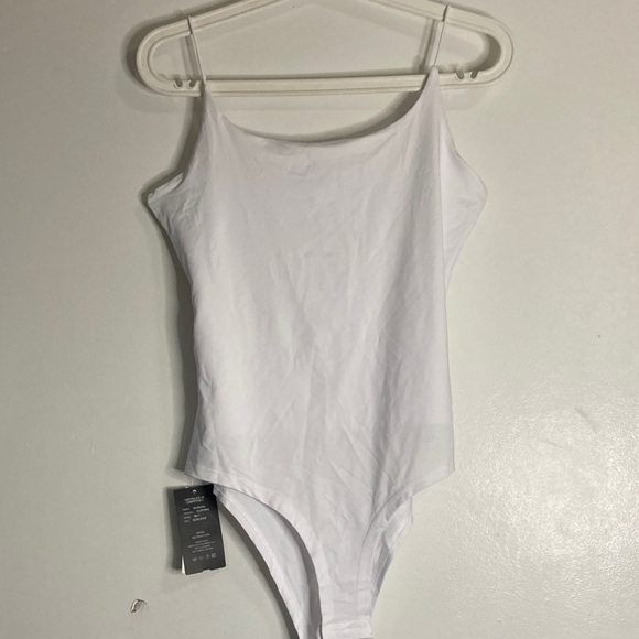 Women’s White Spaghetti Strap Bodysuit medium 16-20” - Picture 2 of 7